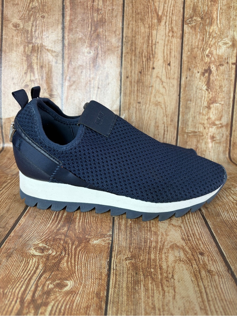 DKNY Woman Navy Blue sneakers size 6.5 - Picture 2 of 11